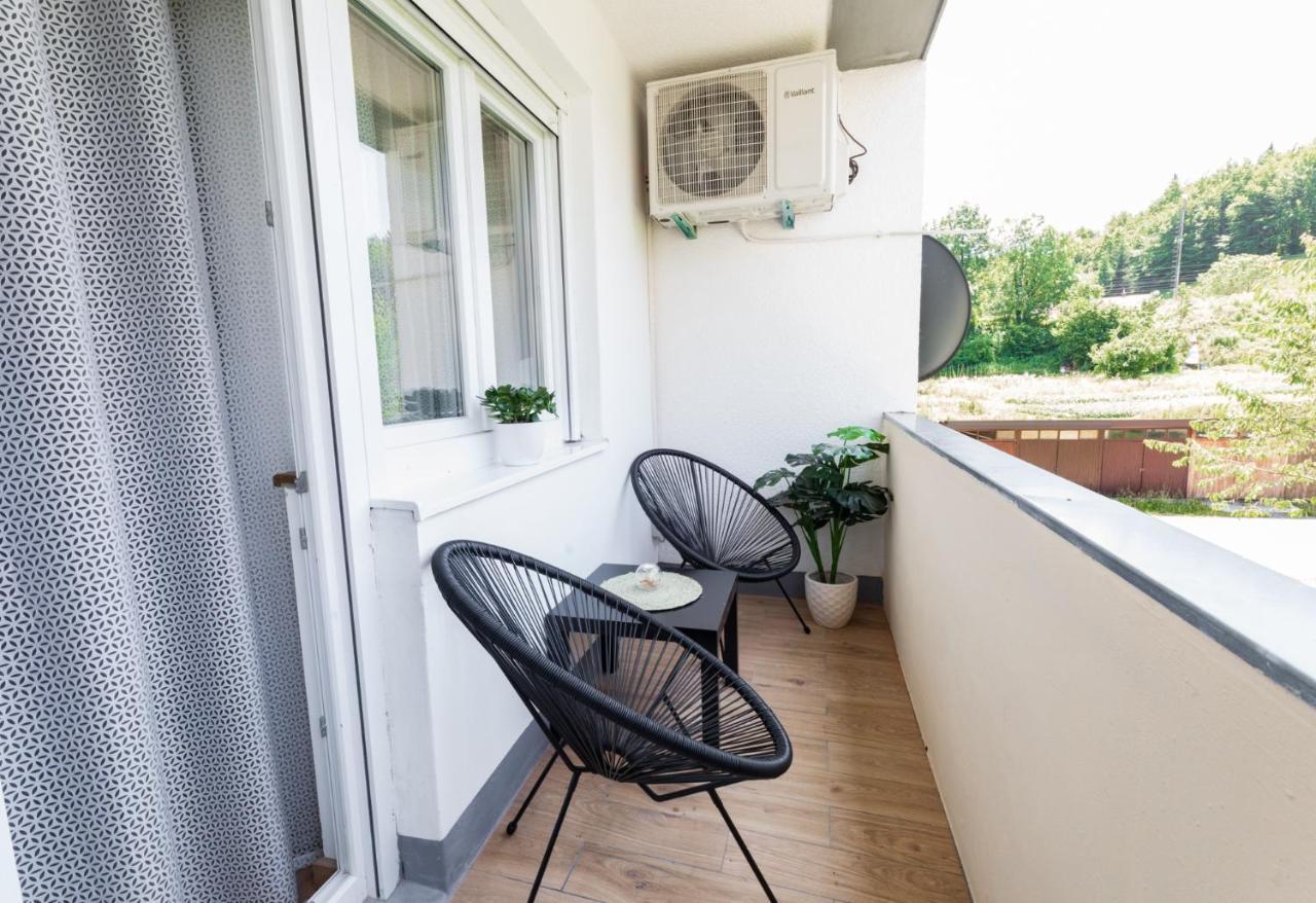 Lynx And Fox Self Check-In Free Parking Apartment Delnice Exterior photo